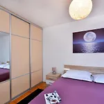 Antos Put Gaja, Apartment