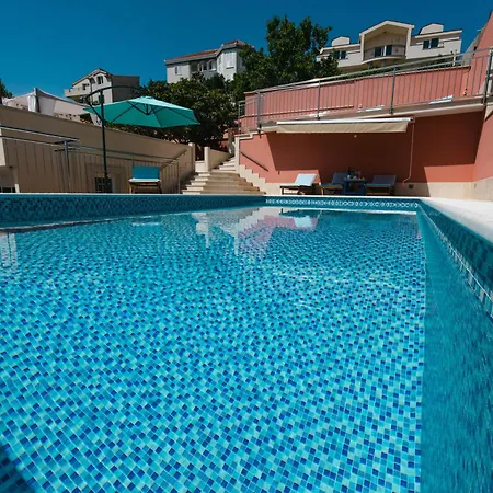 Antos Put Gaja, Apartment *