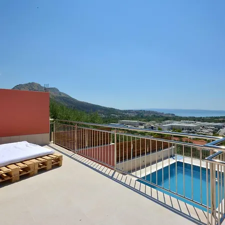 Antos Put Gaja, Lägenhet *