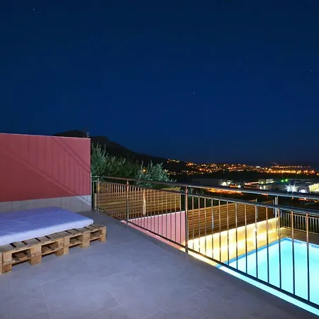 Antos Put Gaja, Lägenhet